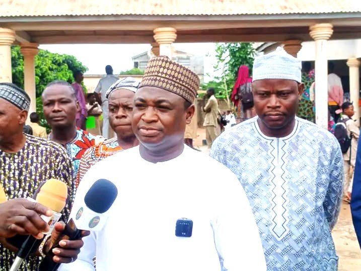 Parakou : Le deuxième adjoint au maire Moustapha Orou Gankou constate une reprise effective et ordonnée au CEG Guéma