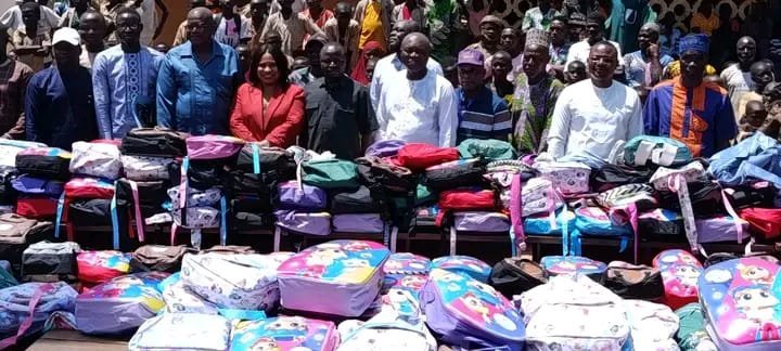 Kérou : Quand l’or blanc fertilise le savoir, 500 kits scolaires distribués aux enfants de cotonculteurs