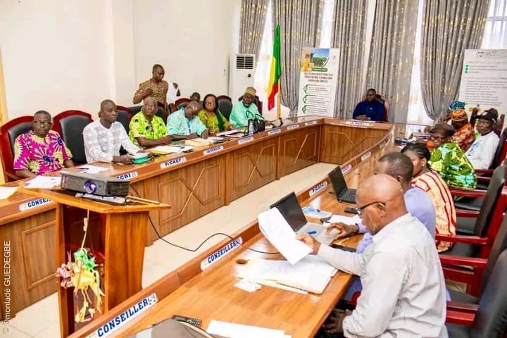 Abomey : Derrière les palais royaux, le maire Franck Kpassassi remet l’agriculture au cœur de l’économie localeAbomey : Derrière les palais royaux, le maire Franck Kpassassi remet l’agriculture au cœur de l’économie locale