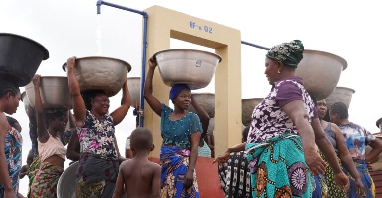 À Bobè, commune de Bantè le préfet des Collines salue le renforcement du service public de l’eau potable