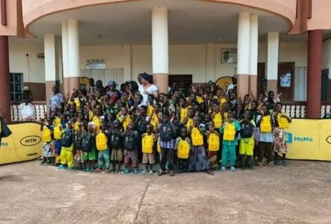 Toucountouna : Suite au plaidoyer de la mairie, MTN Bénin livre 100 kits scolaires aux écoliers de Kouarfa
